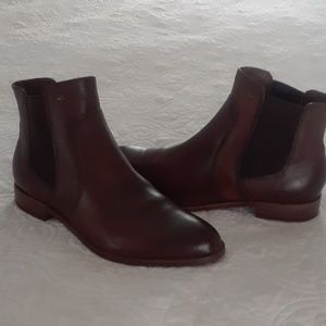 ISOLA BOOTIE 7.5 New never worn!